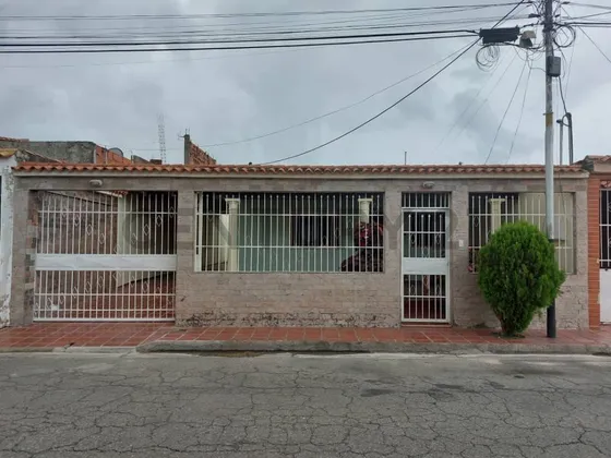 Casa En Venta Urbanizacion Villas Del Este, Turmero, Maracay