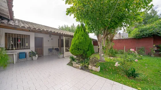 Venta Casa 4 Ambientes Con Parque En Monte Grande