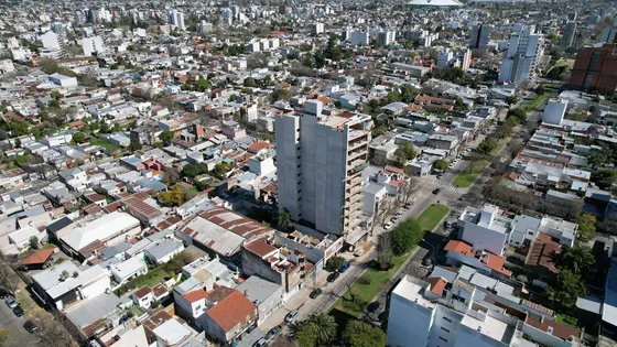 Departamento De Pozo En Venta 3 Dormitorios 3 Baños Balcón 115 Mts 2 Totales- La Plata