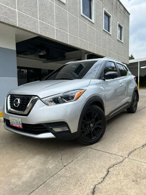 Nissan Kicks Sr