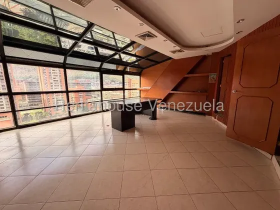 Moderna Oficina En Venta En Boleita Norte 26-19708