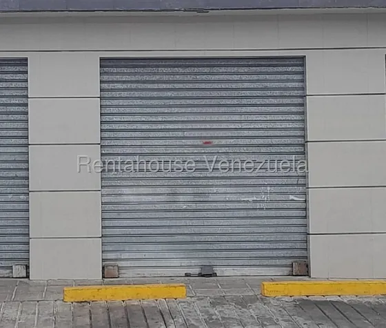 Dennymar, Alquila Estupendo Local Comercial Ubicado En El Centro De Barquisimeto Posee 47m2 Con Mucho Potencial Comercial B5a24469                                                                      