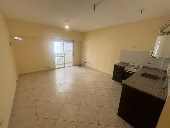 Departamento 2 Ambientes Con Balcón - Apto Crédito - Bajas Expensas - Morón Centro