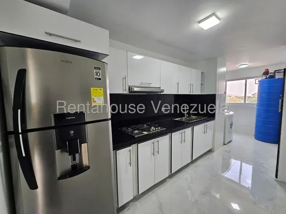 Apartamento En Venta Amoblado El Limon Maracay Resd Antaño 25-19733 Apd