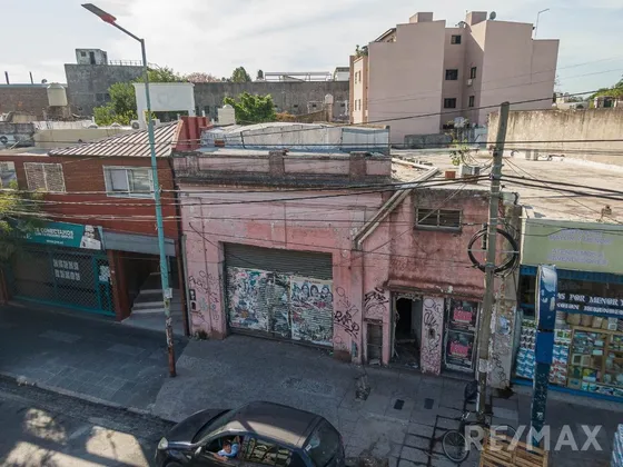 Venta  Galpón O Lote Morón Av. Rivadavia 17600.