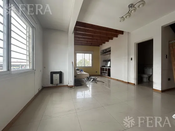 Venta Ph 3 Ambientes Con Balcón En Bernal