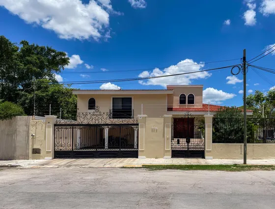 Casa En Venta En Col. México En Esquina