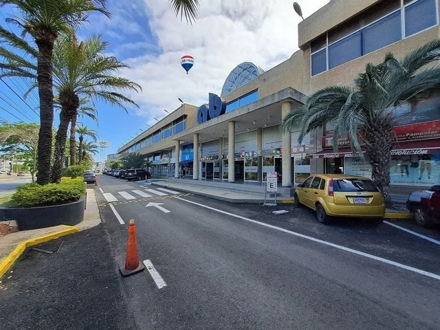 Oficina En El Centro Comercial Ab, Ubicación Estratégica, Isla De Margarita, Estado Nueva Esparta
