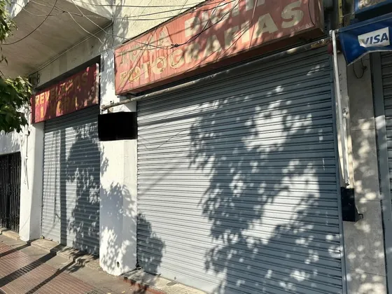 Local Comercial Metro La Cisterna. Gran Avenida.