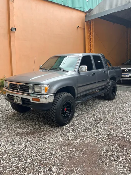 Toyota Hilux 2.8 D/cab 4x4 D Sr5