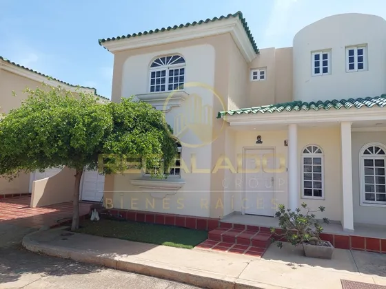 Ca-245 Zona Norte Townhouse Villa Oasis Country I Avenida Fuerzas Armadas