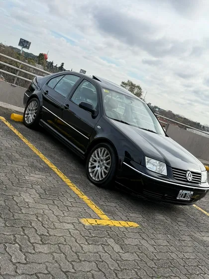 Volkswagen Bora 1.8 Highline T 180cv Cuero