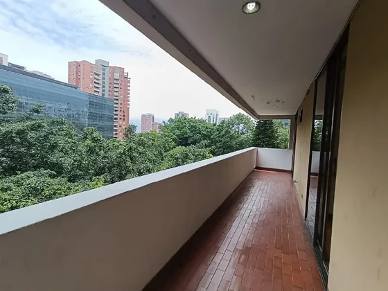 Apartamento En Arriendo En El Poblado. Cod A776214