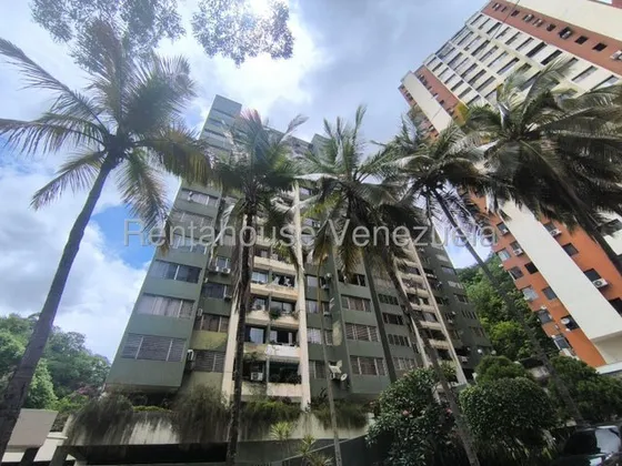 Julio Latouche 25-22357 Apartamento En Venta Las Chimeneas Valencia, Piso Uno, Amplio Y Cómodo, 50% Planta, Tanque Sobredimensionado.
