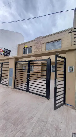 Duplex 2 Amb. Amplio Con Cochera Y Patio