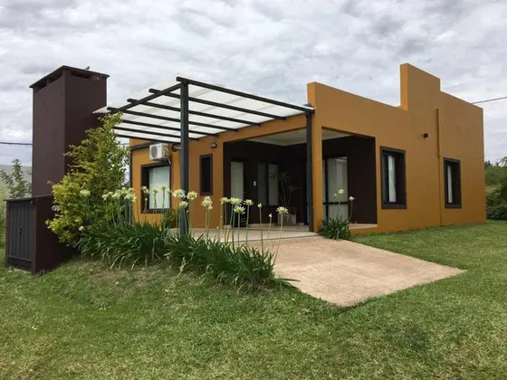 Casa Quinta Con Piscina / Bungalows Zona Termas-autodromo De Concepcion Del Uruguay 