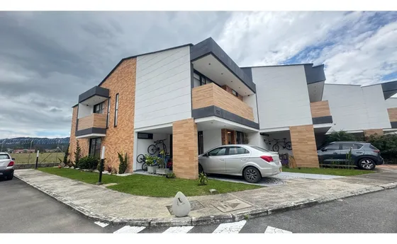 Venta Casa Esquinera La Ceja Smg
