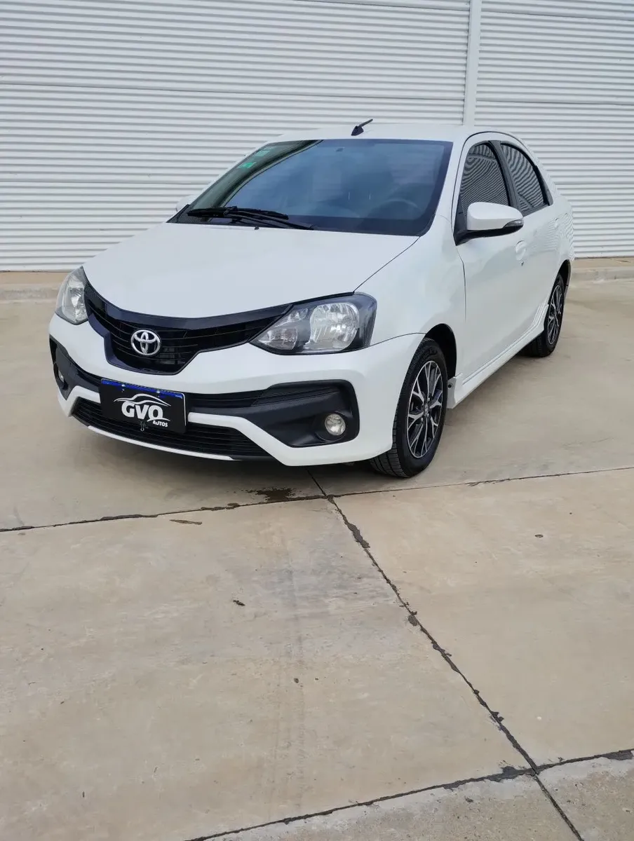 Toyota Etios XLS