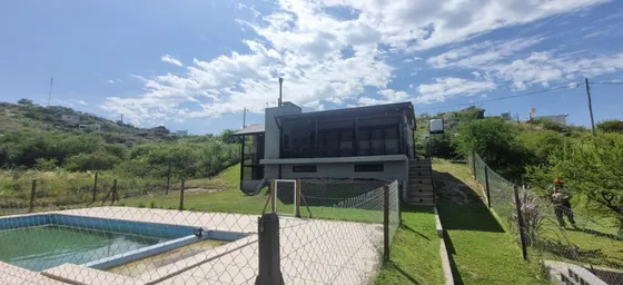 Venta De Casa Con Pileta  En Estancia Vieja - Punilla
