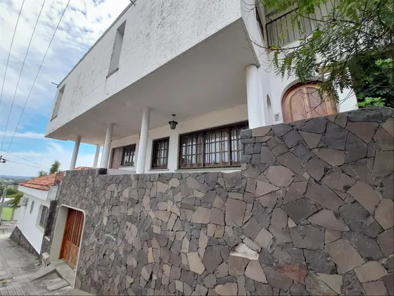 Venta De Casa En Ciudad De Rivera