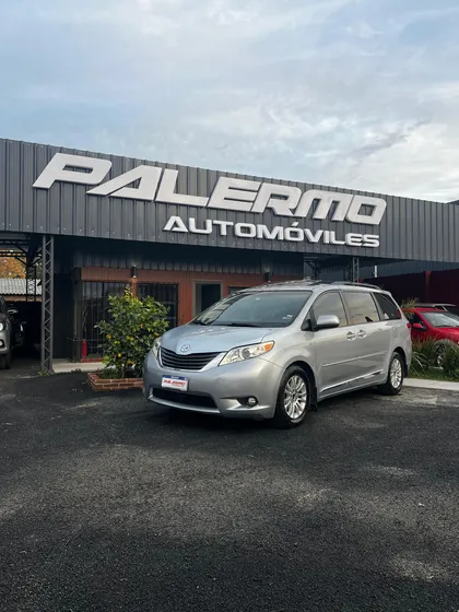 Toyota Sienna 3.5 Xle V6/ Qc At