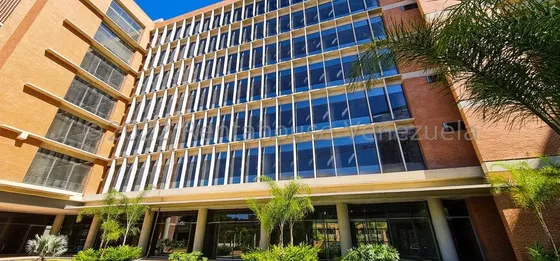 Oficina En Obra Gris En Venta Para Acondicionar A Su Gusto Listo Para Empezar Tu Negocio En Boleita Norte Mls #24-10370 Bm