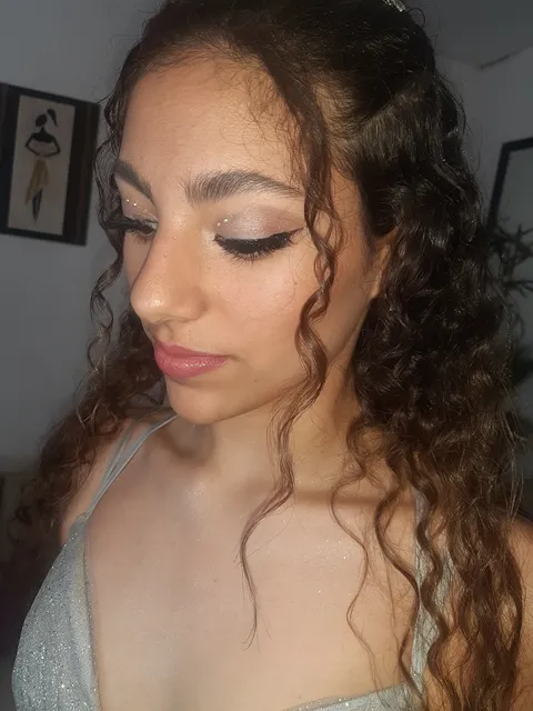 Maquilladora Y Peinadora Profesional A Domicilio Zona Oeste 