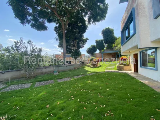 La Unión !! Cómoda, Ámplia Y Bella Casa De 3 Niveles, 547 M2 Terreno, 365 M2 Constr., 4 Hab, 4 Baños, 4 Pe, Hermosa Terraza, Caney Y Jardines. Area De Servicio. Calle Cerrada Con Vigilancia 24/7 !!