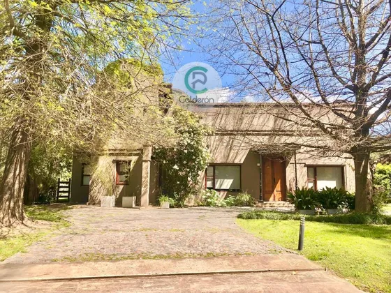 Casa  En  Venta Country Campos De Alvarez