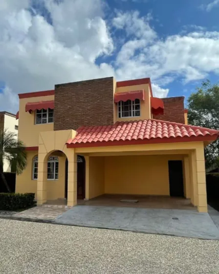 Casa En Proyecto Cerrado En Jardines Del Este