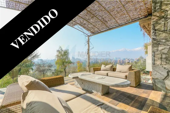 Casa En Venta De 4 Dorm. En Las Condes