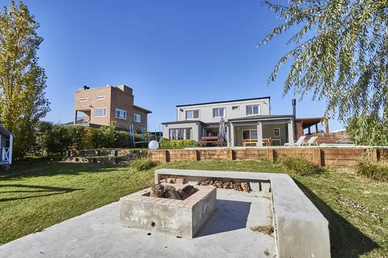 Casa En Venta De 7 Ambientes | El Canton - Norte | Acepta Financiacion
