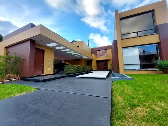 Casa Campestre En Venta En Chia Cundinamarca En Condominio Exclusivo Con Excelente Club Huse