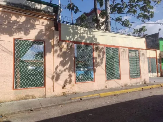 Fany Villasmil Vede Galpon En La Av Cedeño, Valencia