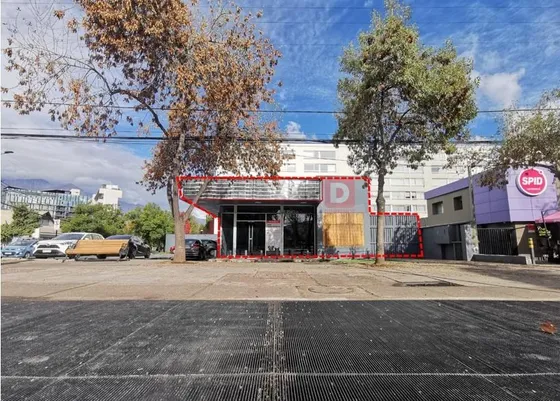 Local Comercial En Arriendo En Las Condes 270 Uf Gran Esquin