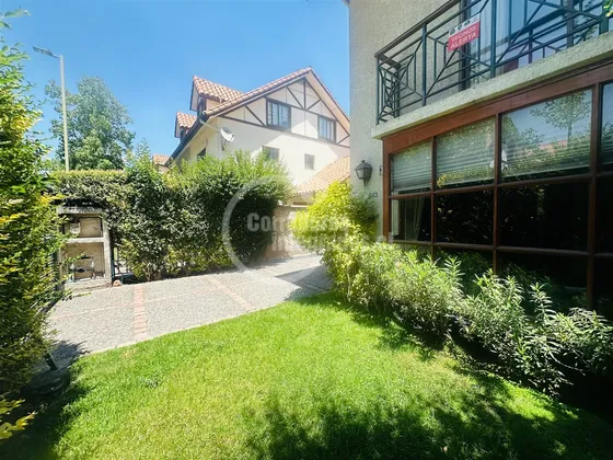 Casa En Venta De 6 Dorm. En Las Condes