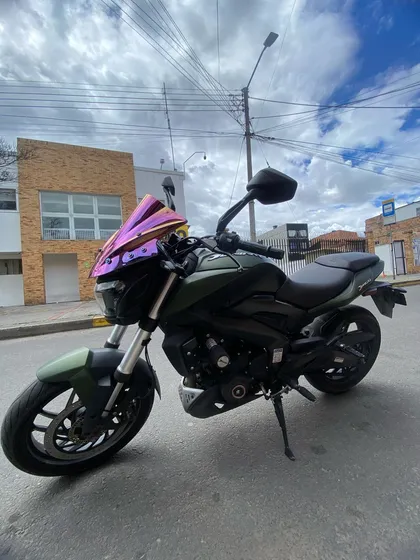 Moto Dominar 400