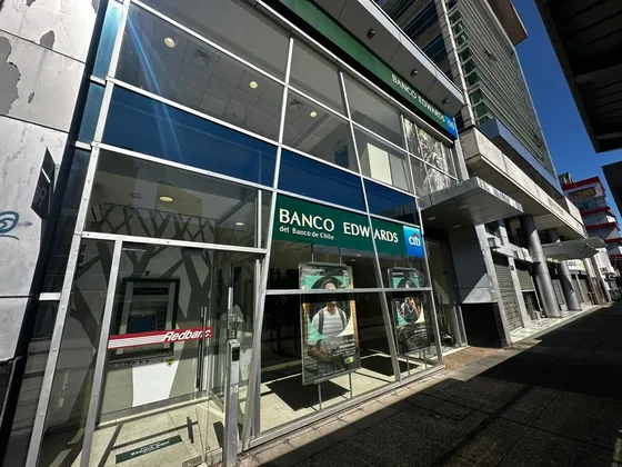 Excelente Local Comercial Calle Prat, 460m2