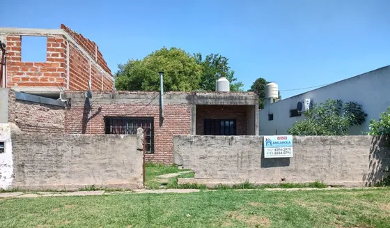 Venta De Casa En Rafael Calzada