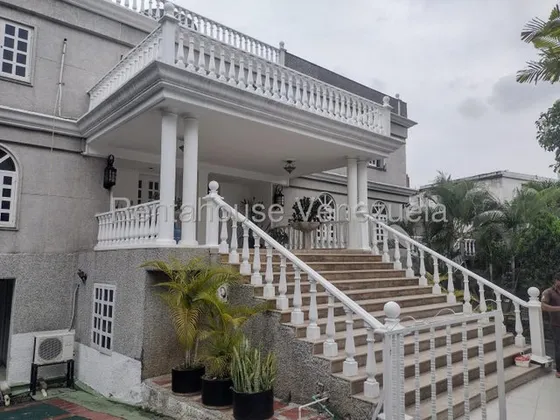 En Alquiler Amplio Anexo De 160mtrs Full Equipado, En Prados Del Este, Mls 25-20783, Mjs.