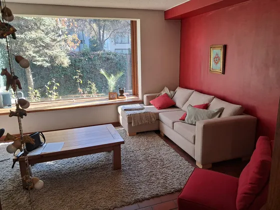 Linda Casa Con Jardín Y Piscina Cercana Colegios Y Plazas