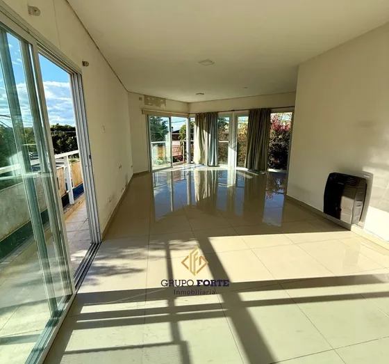 Departamento En Venta En Villa Carlos Paz, 3 Habitaciones