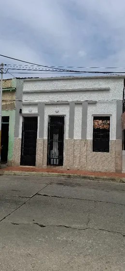 Alquilo Casa Comercial En La Avenida Bolivar 350$ Cristyks 