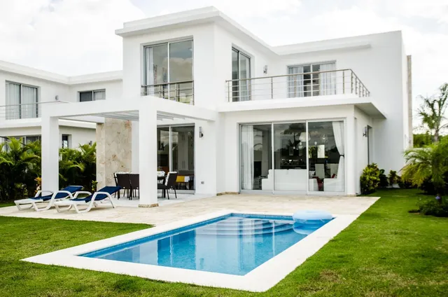  Villa Amueblada En Venta  Victoria Punta Montero