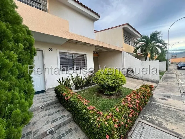 Excelente Casa Town House En Venta, Prolongación Av. Aragua, La Morita, Maracay, 25-8301 Mv