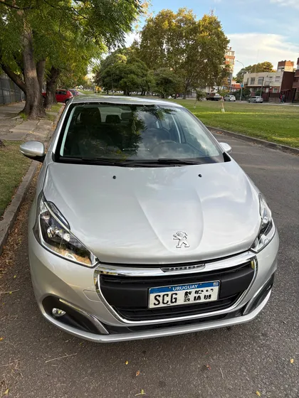 Peugeot 208 1.6 Allure