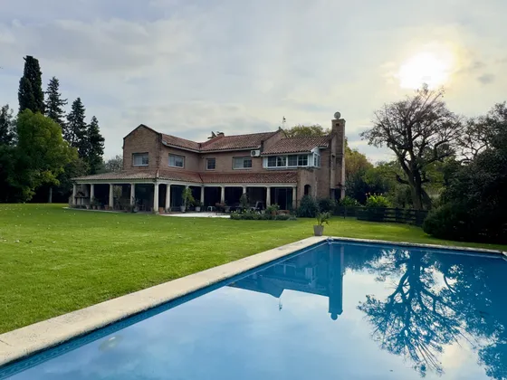 Casa En Venta En Barrio Cerrado Praderas De San Ignacio, San Miguel. Apta Crédito Hipotecario. Doble Lote.