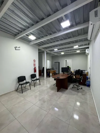 Solo Clientes Local En Alquiler Entre La Viña Y La Av. Bolivar Ubicacion Insuperable