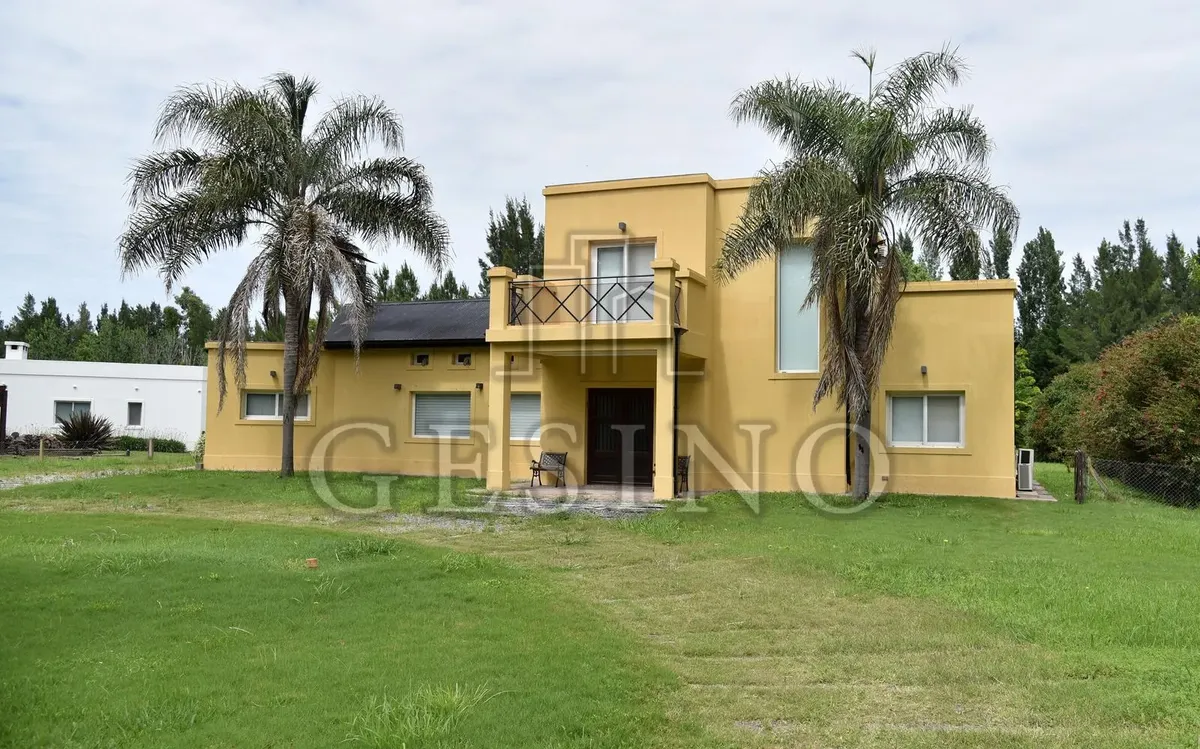 Casa En Campos De Roca