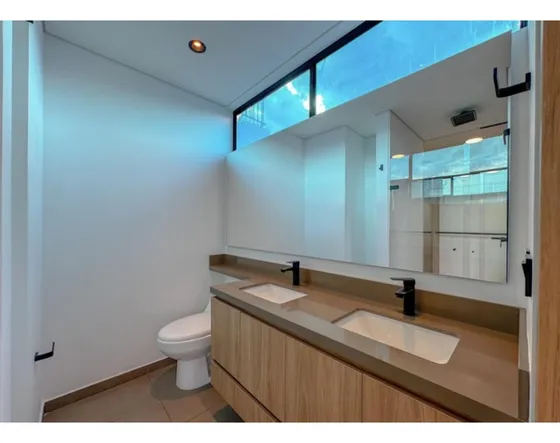 Venta De Espectacular Apartamento En Envigado 
